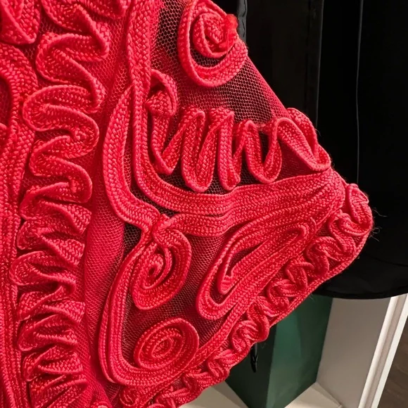 Red dress - Picture 6 of 9